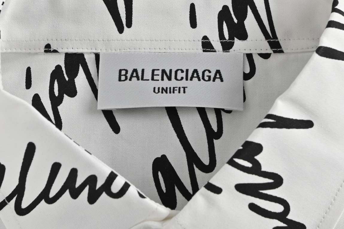 BalenciagaBalenciaga 23Fw Full Print Signature Monogrammed Shirt-White color.The fabric is made of 40s40s combed cotton plain fabric with a gram weight of 145g, the material does not add water soft oil and silicone oil i