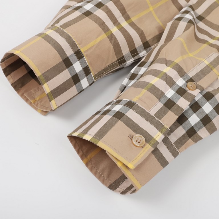 BurberryBurberry New Stripe Long Sleeve ShirtBBR brand's most representative striped elements shirt, counter sales of the first paragraph. The fabric is made of double stranded 80 woven twill fabric, checkered counterpoi