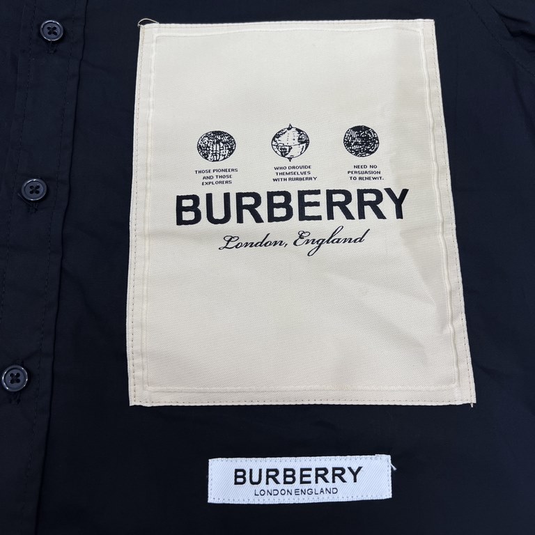 BurberryBurberry 22FW Label Applique Long Sleeve ShirtFirst to hit the pattern. Fabric is custom swooping silk, silky and breathable on top. Infrared positioning tailoring, custom shell head buttons, collar cuffs composi