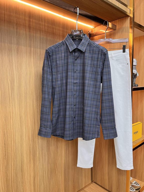 (High version) Burberry casual plaid shirtHas always been an essential item this season A good shirt highlights more than just temperament, counter models Details do unique Burberry shirt is very concerned about the qual