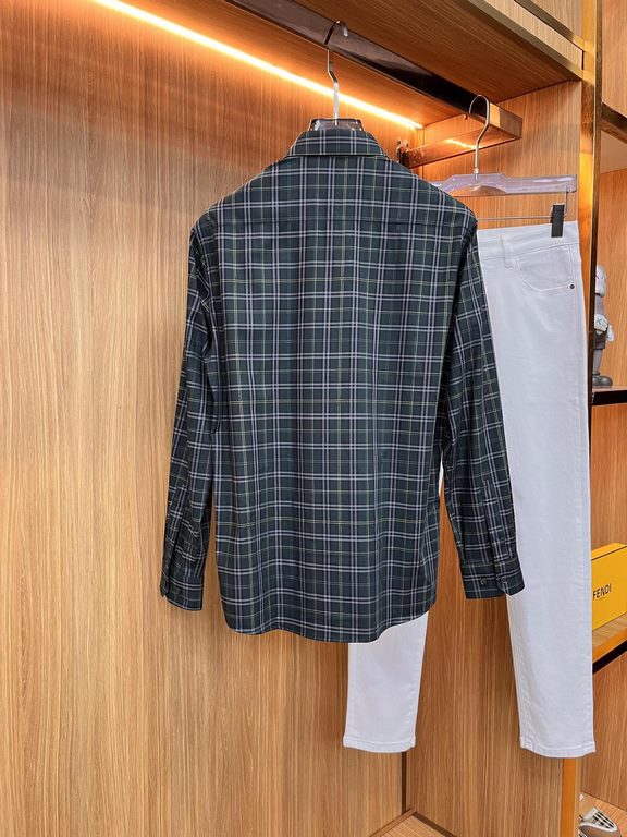 (High version) Burberry casual plaid shirtHas always been an essential item this season A good shirt highlights more than just temperament, counter models Details do unique Burberry shirt is very concerned about the qual