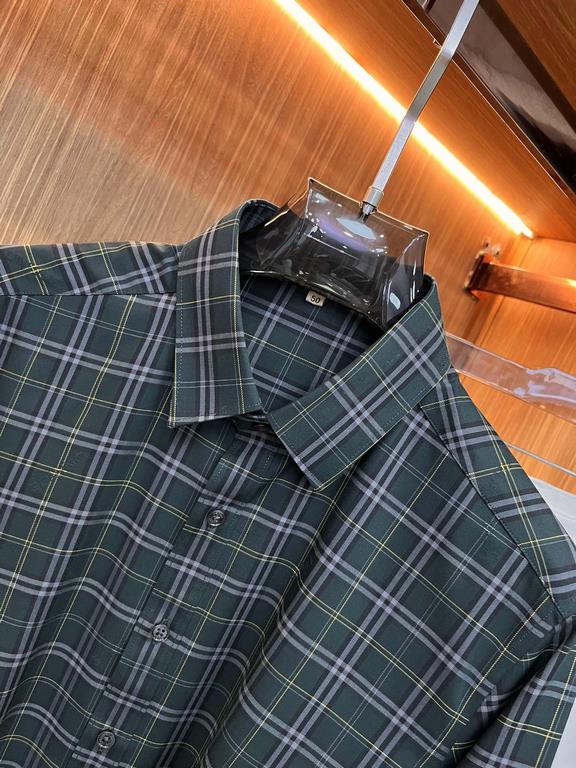 (High version) Burberry casual plaid shirtHas always been an essential item this season A good shirt highlights more than just temperament, counter models Details do unique Burberry shirt is very concerned about the qual