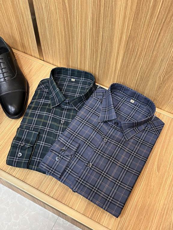 (High version) Burberry casual plaid shirtHas always been an essential item this season A good shirt highlights more than just temperament, counter models Details do unique Burberry shirt is very concerned about the qual