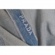 PradaPrada 22FW Washed Denim Long Sleeve ShirtSize：S M LThis year's latest washed craft models purchased in April, adjusting the color tone version of the process cost nearly 10,000, the fabric used is 7 × 7 Sailor Loop 