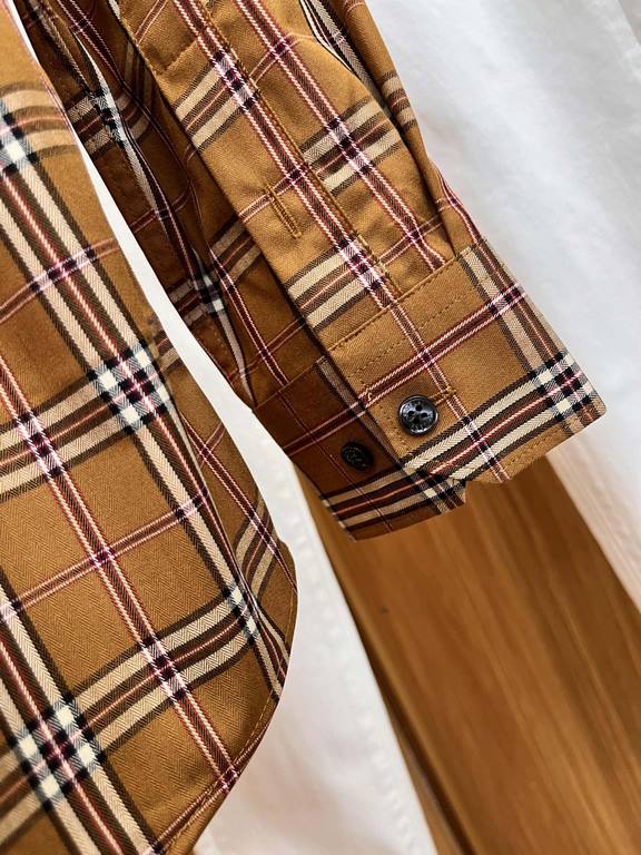 (High version) Burberry casual plaid shirtHas always been an essential item this season A good shirt highlights more than just temperament, counter models Details do unique Burberry shirt is very concerned about the qual