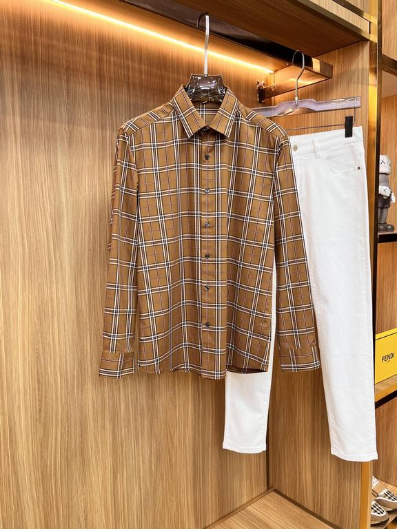 (High version) Burberry casual plaid shirtHas always been an essential item this season A good shirt highlights more than just temperament, counter models Details do unique Burberry shirt is very concerned about the qual