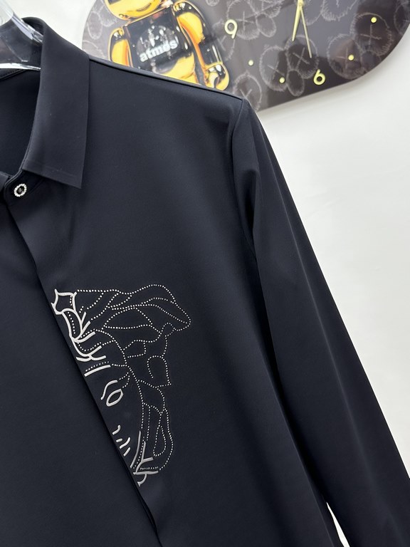 Versace high-end quality! Original three standard! 2023 early fall newest products, counter synchronization is available, the original single hard goods, fashion casual long-sleeved shirt, comfortable on the body! Eye-ca