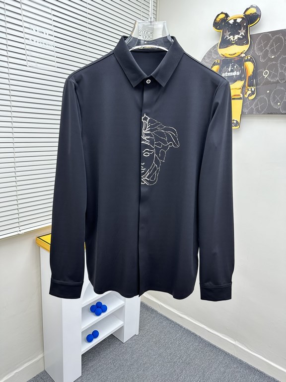 Versace high-end quality! Original three standard! 2023 early fall newest products, counter synchronization is available, the original single hard goods, fashion casual long-sleeved shirt, comfortable on the body! Eye-ca