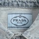 PradaPrada 22Fw triangle label washed denim shirtThis year's latest wash process models purchased in April, adjusting the color tone version of the process cost nearly 10,000, the fabric used is 7 × 7 Sailor Loop Spinnin