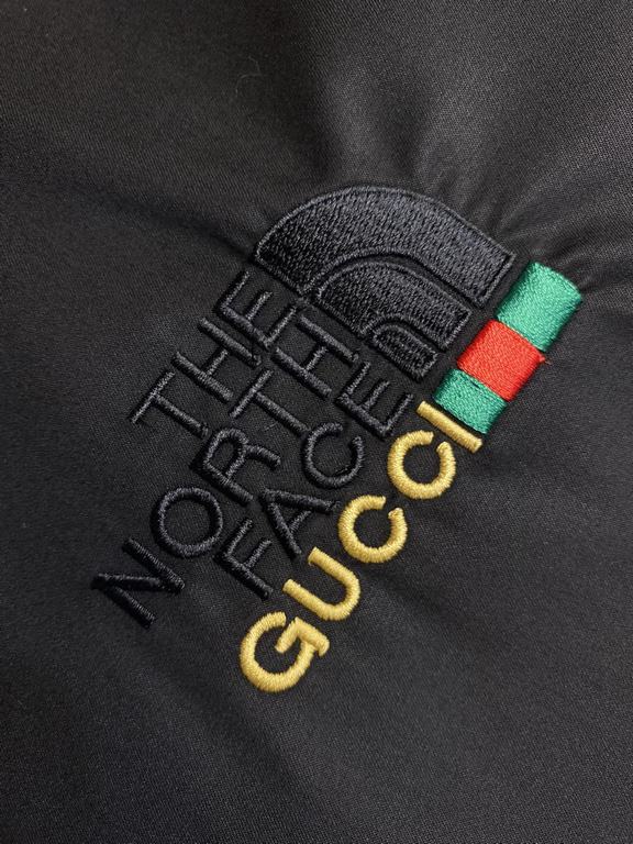 Gucci, fashion simple long-sleeved shirt, this lightweight cotton shirt is made of cotton texture fabric, classic simple design with a refreshing tone, the color is super super super super awesome, the most worthwhile to