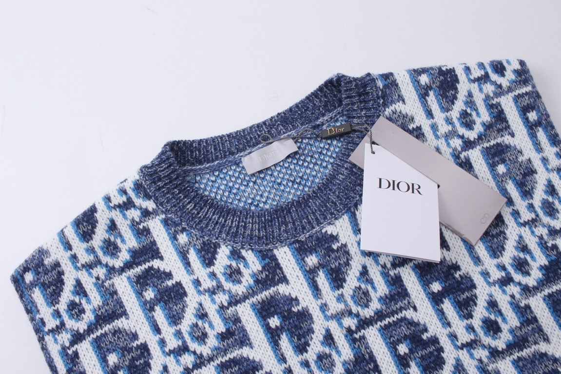 Dior Dior CD2023FW Early Fall Blue Wool Fabric Oblique Printed Knit Vest.This sleeveless knitwear piece reinterprets classic knitwear by incorporating the iconic Dio logo. Crafted from blue wool jacquard, it's elevated w