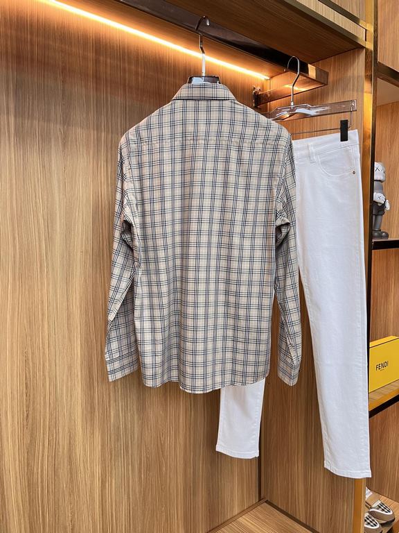 (High version) Burberry casual plaid shirtHas always been an essential item this season A good shirt highlights more than just temperament, counter models Details do unique Burberry shirt is very concerned about the qual