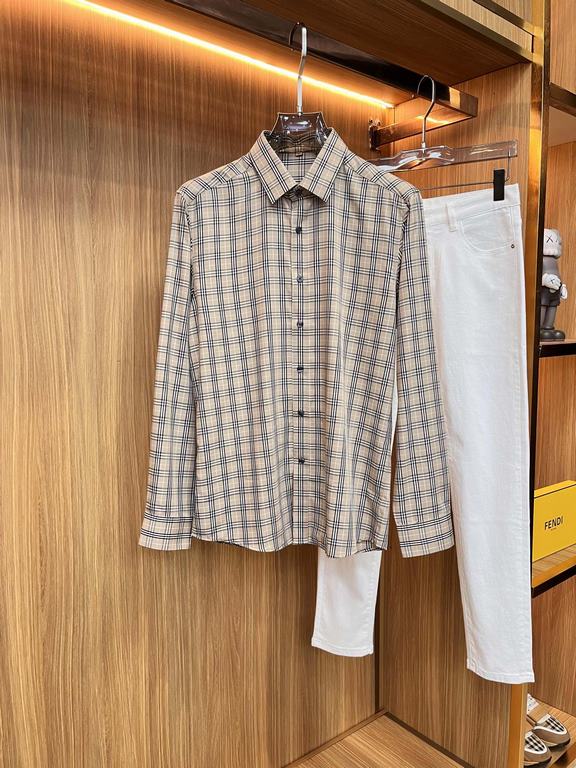 (High version) Burberry casual plaid shirtHas always been an essential item this season A good shirt highlights more than just temperament, counter models Details do unique Burberry shirt is very concerned about the qual