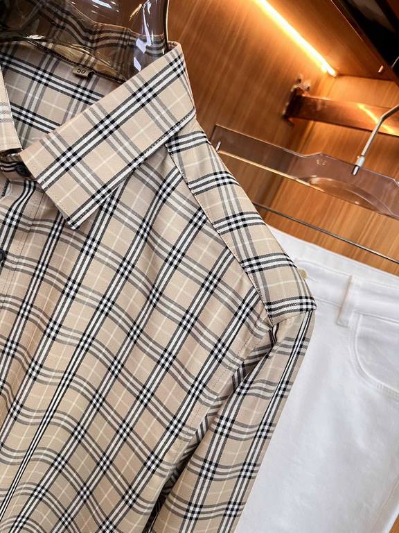 (High version) Burberry casual plaid shirtHas always been an essential item this season A good shirt highlights more than just temperament, counter models Details do unique Burberry shirt is very concerned about the qual