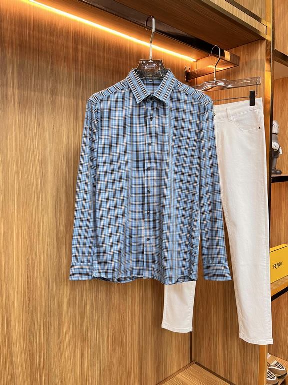 (High version) Burberry casual plaid shirtHas always been an essential item this season A good shirt highlights more than just temperament, counter models Details do unique Burberry shirt is very concerned about the qual