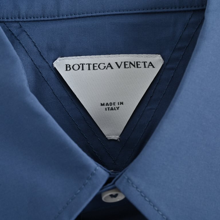 BOTTEGA VENETABV 23ss Side Woven Short Sleeve ShirtThe fabrics are woven and dyed to order, starting at 3000 meters per color, and are exclusive! Side seam process requires special machines, also makes the production thr