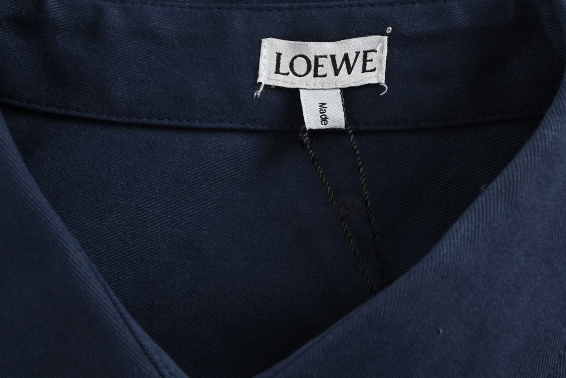 LoeweLoewe 23ss Irregular Solid Color ShirtCustomized original 11 fabric, placket, cuffs, collar with overlock stitching process, all cut pieces need piece of ironing, hem asymmetric tailoring design, hidden button front