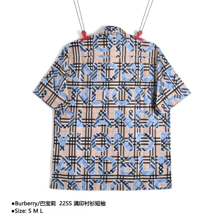 BurberryBurberry 22SS Printed Shirt Short SleeveSize：S M LWhite embryo base cloth first buy their own yarn weaving take to do embryo digital direct spraying, base cloth khaki and letter color are digital direct spraying 