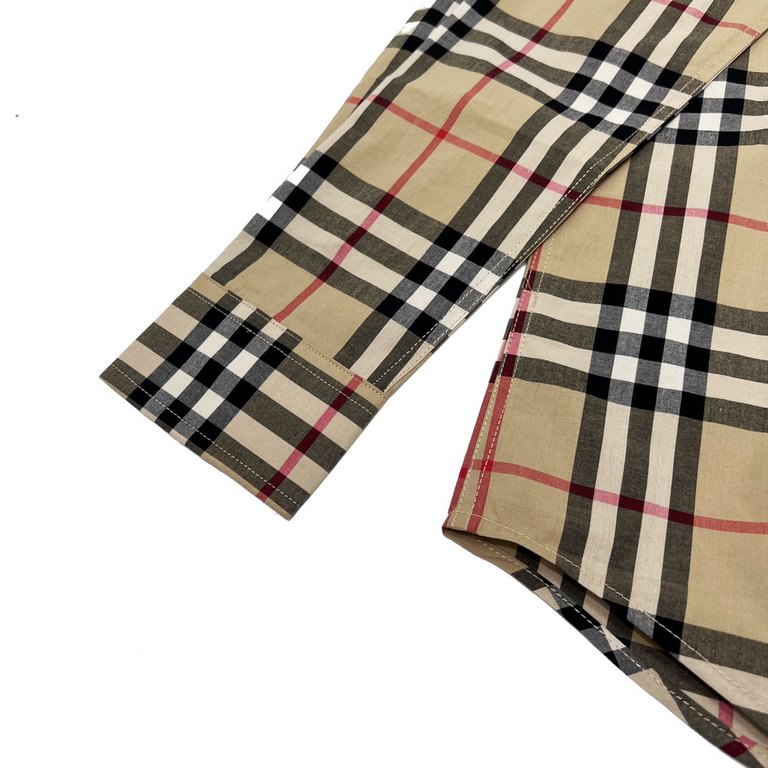 Burberry  Burberry 22FW Label Applique Plaid Long Sleeve ShirtFirst to hit the pattern. Fabric is custom swoop silk, silky and breathable on top. Infrared positioning tailoring, custom shell head buttons, collar cuffs co