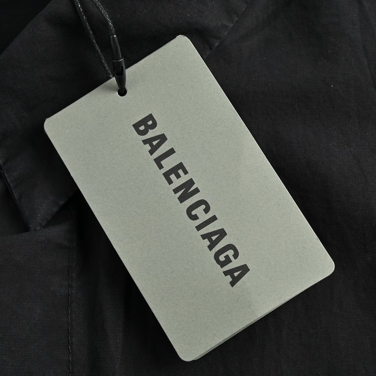 BalenciagaBalenciaga Double B Shirt with Big LettersThe fabric is made of 40s poplin cotton plain fabric The fabric is made of liquid ammonia anti-wrinkle shaping treatment The finished fabric is lightly fermented and wa