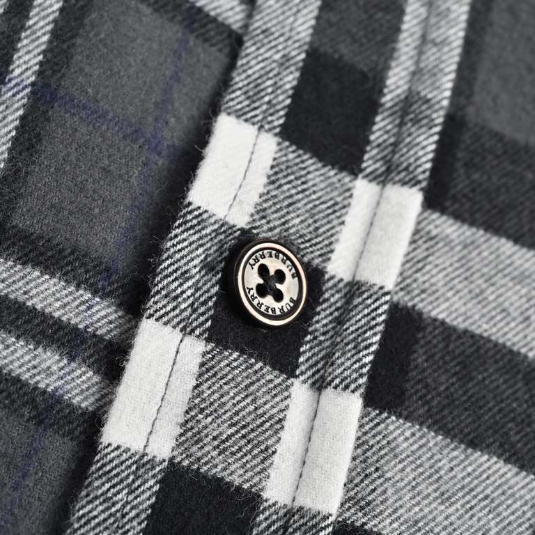 BurberryBurberry Classic Plaid Spliced Flannel ShirtUnbeatable a good sale, customized wool cotton spandex 380g fabric, internal wrapped edge alignment, placket, pockets, shoulders, all the right cut, spend a lot of ener