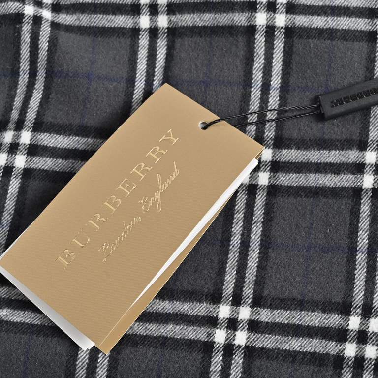 BurberryBurberry Classic Plaid Spliced Flannel ShirtUnbeatable a good sale, customized wool cotton spandex 380g fabric, internal wrapped edge alignment, placket, pockets, shoulders, all the right cut, spend a lot of ener