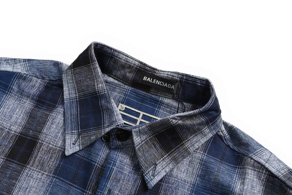 BalenciagaBalenciaga 23Fw Washed Willow Studded Plaid ShirtThe fabric is made of old washed vintage plaid stiff fabric Open mold custom engraved Logo buttons Hardware custom logo, fabric custom weaving and dyeing, each c