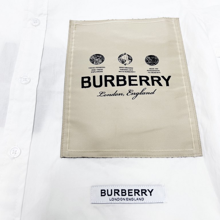 BurberryBurberry 22FW Label Applique Long Sleeve ShirtFirst to hit the pattern. Fabric is custom swooping silk, silky and breathable on top. Infrared positioning tailoring, custom shell head buttons, collar cuffs composi