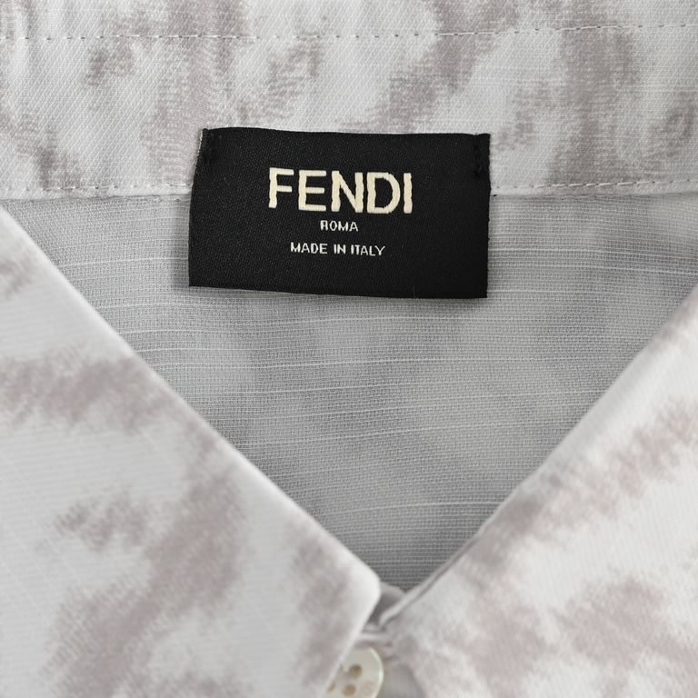 FendiFendi 23ss full print short sleeve shirtImported high-count, high-density cotton woven fabric with old flower pattern elements Adopting German original imported digital direct printing machinery and equipment, the w