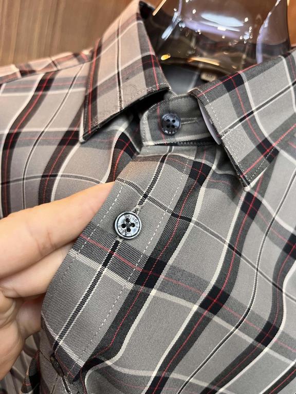 (High version) Burberry casual plaid shirtHas always been an essential item this season A good shirt highlights more than just temperament, counter models Details do unique Burberry shirt is very concerned about the qual