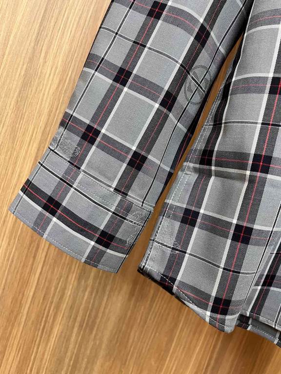 (High version) Burberry casual plaid shirtHas always been an essential item this season A good shirt highlights more than just temperament, counter models Details do unique Burberry shirt is very concerned about the qual