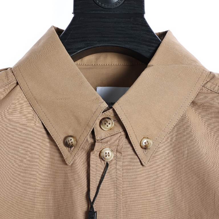 Burberry Burberry BBR 23SS War Horse Patch Long Sleeve ShirtThe original domestic 8400 purchased, the use of Korean shirt fabrics, compared to the market fabrics, to achieve the original version of the consistent high de