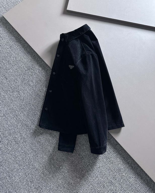 FallWinter 2023   Prda Milano Logo Denim Brushed Flocked Shirt Jacket JacketA practical shirt jacket with a loose fit and a fashionable design that is inherently unusual.The customer for twill denim cotton fabric as a ba