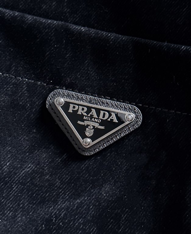 FallWinter 2023   Prda Milano Logo Denim Brushed Flocked Shirt Jacket JacketA practical shirt jacket with a loose fit and a fashionable design that is inherently unusual.The customer for twill denim cotton fabric as a ba