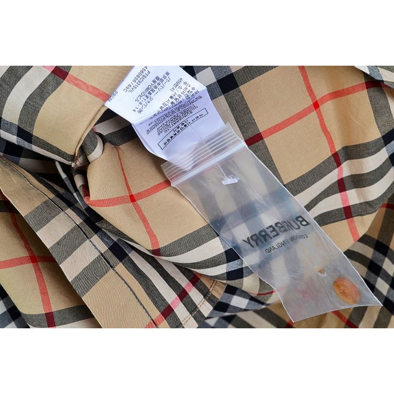 BURBERRYBurberry Classic Stripe Back Embroidery Long Sleeve ShirtSize：S M L XLBBR brand's most representative of the classic striped shirt, the fabric is made of double stranded 80 woven twill fabric, checkered counterpo