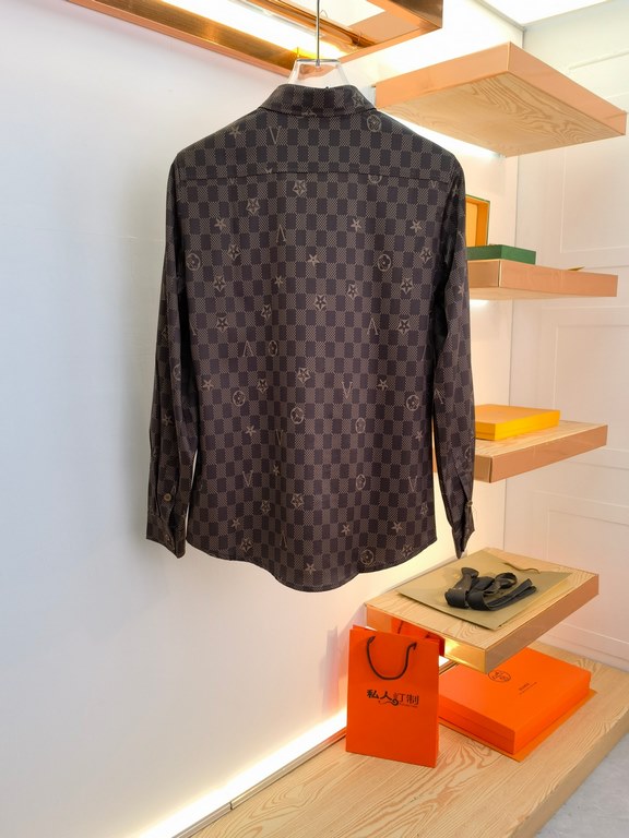 LV Louis Vuitton 2023ss new men's long sleeve shirt, high quality ready-to-wear! Customized fabrics Breathable and comfortable, impeccable details, brand elements design concepts, reflecting high quality. The handfeel is