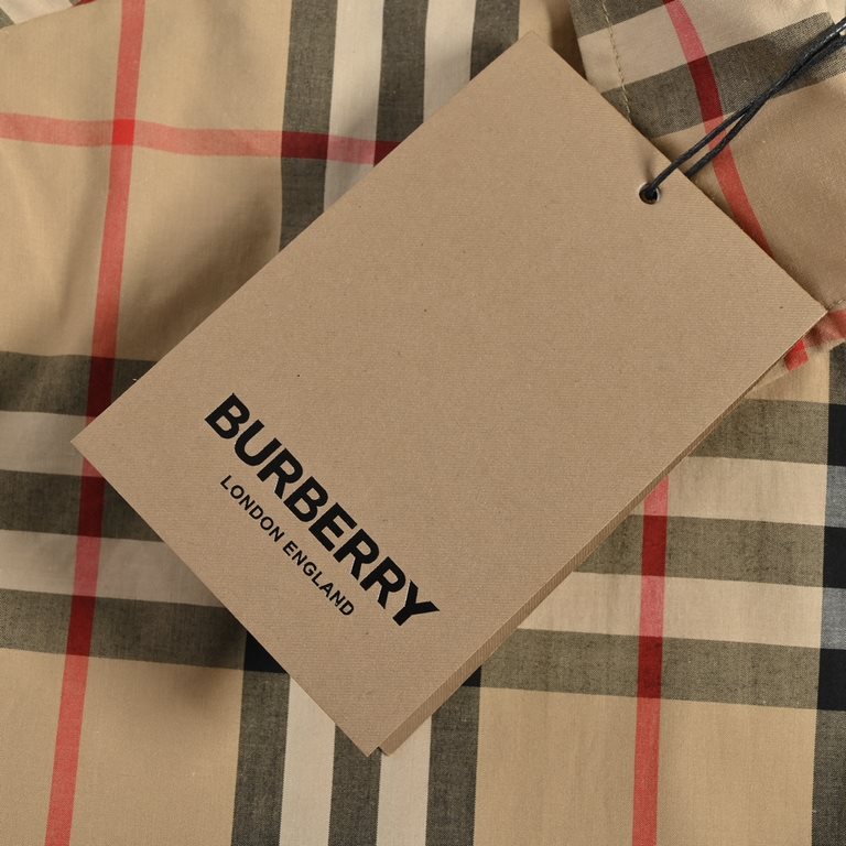 BurberryBurberry Classic Plaid ShirtFabrics using double stranded 80 woven small twill fabrics, checkered counterpoint, yarn fixed weaving and dyeing, each independent size is positioning cut pieces, front, pockets, slee