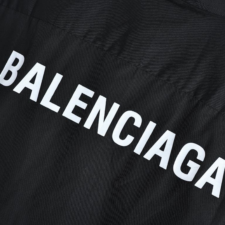 BALENCIAGAParis 23ss back English letters long sleeve shirtOfficial website quality  balenciaia long sleeve shirt. 100% cotton fabric. Printed English letters on the back. Men's and women's modelsColor black. colorblack.