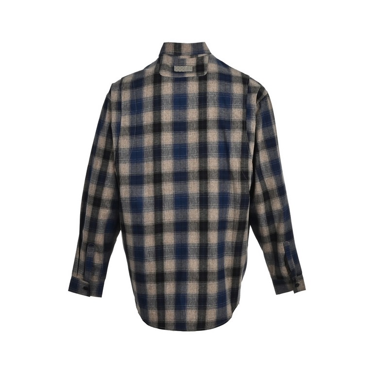 BalenciagaBalenciaga 23Fw Washed Willow Studded Plaid ShirtThe fabric is made of old washed vintage plaid stiff fabric Open mold custom engraved Logo buttons Hardware custom logo, fabric custom weaving and dyeing, each c