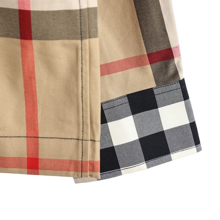 Burberry Burberry BBR 23SS large plaid lapel shirt jacketThe original 9200 purchased, the fabric is made of 6 kinds of yarn fixed weaving and dyeing, each yarn has to be the original version of the dismantling and analys