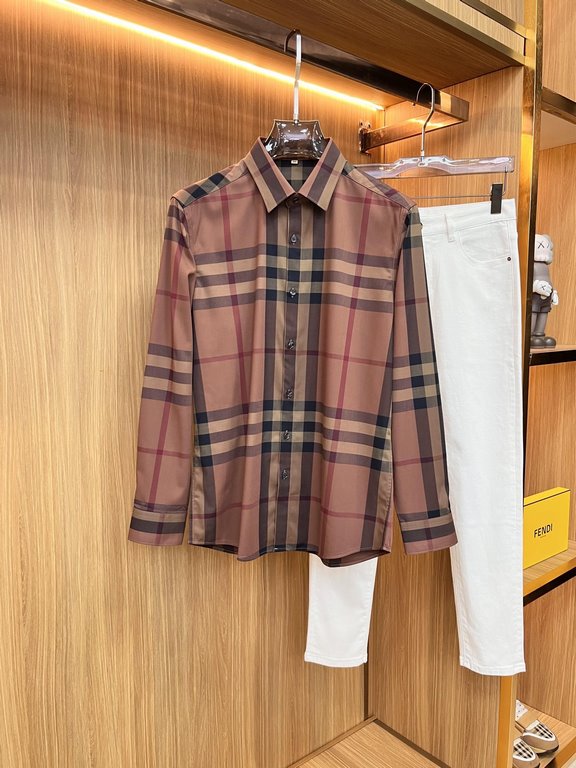 (High version) Burberry casual plaid shirtHas always been an essential item this season A good shirt highlights more than just temperament, counter models Details do unique Burberry shirt is very concerned about the qual