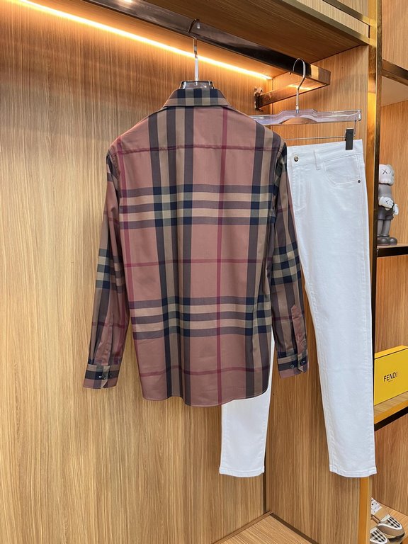 (High version) Burberry casual plaid shirtHas always been an essential item this season A good shirt highlights more than just temperament, counter models Details do unique Burberry shirt is very concerned about the qual