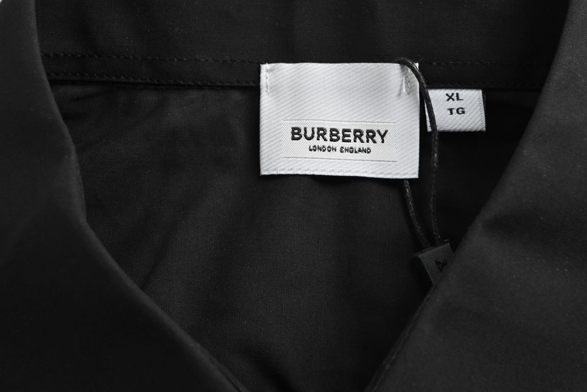 BurberryBurberry Classic BT Monogrammed Embroidered Shirt-White Letter Shirt WhiteClassic pattern cutting design The cutting of this model is a continuation of the most popular loose shirt pattern deconstruction Each cut