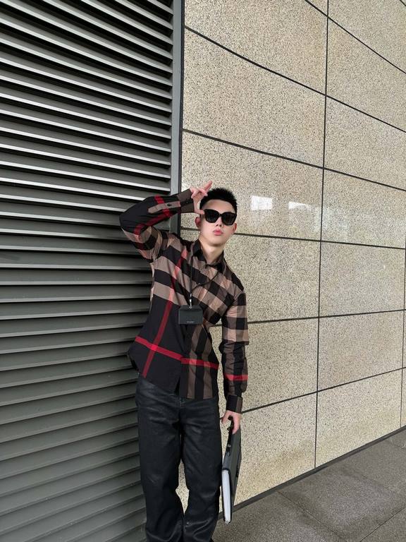 #BurberryBurberry 23Fw New Colorway Large Plaid Shirt On