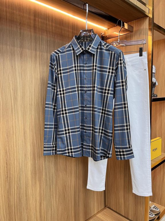 (High version) Burberry casual plaid shirtHas always been an essential item this season A good shirt highlights more than just temperament, counter models Details do unique Burberry shirt is very concerned about the qual