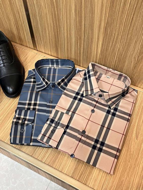 (High version) Burberry casual plaid shirtHas always been an essential item this season A good shirt highlights more than just temperament, counter models Details do unique Burberry shirt is very concerned about the qual