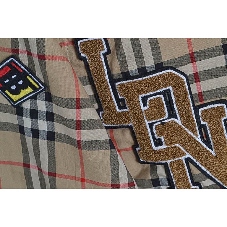 Burberry Flocked Logo Embroidered Logo Long Sleeve ShirtSize：XS S M L XL XXLThe fabric is made of double stranded 80 count woven small twill fabric, checkered counterpoint, yarn weaving and dyeing, side webbing customize