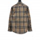 Burberry  Burberry 22FW Label Applique Plaid Long Sleeve ShirtFirst to hit the pattern. Fabric is custom swoop silk, silky and breathable on top. Infrared positioning tailoring, custom shell head buttons, collar cuffs co