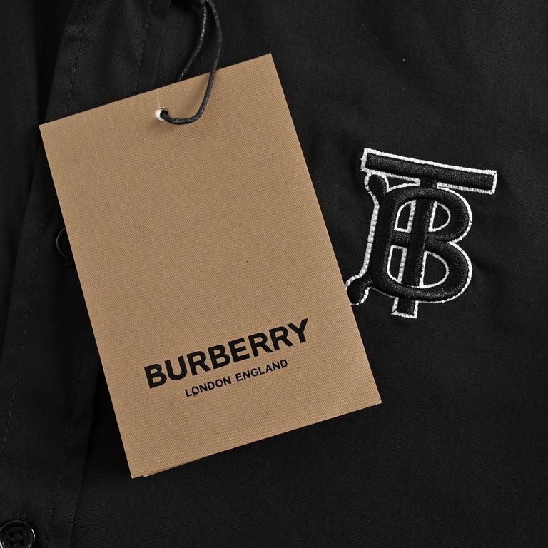 BurberryBurberry Classic TB Embroidery Long Sleeve ShirtBBR brand is the most representative of the classic striped shirt, the fabric is made of double stranded 80 woven fabric, yarn fixed weaving and dyeing, placket, cu