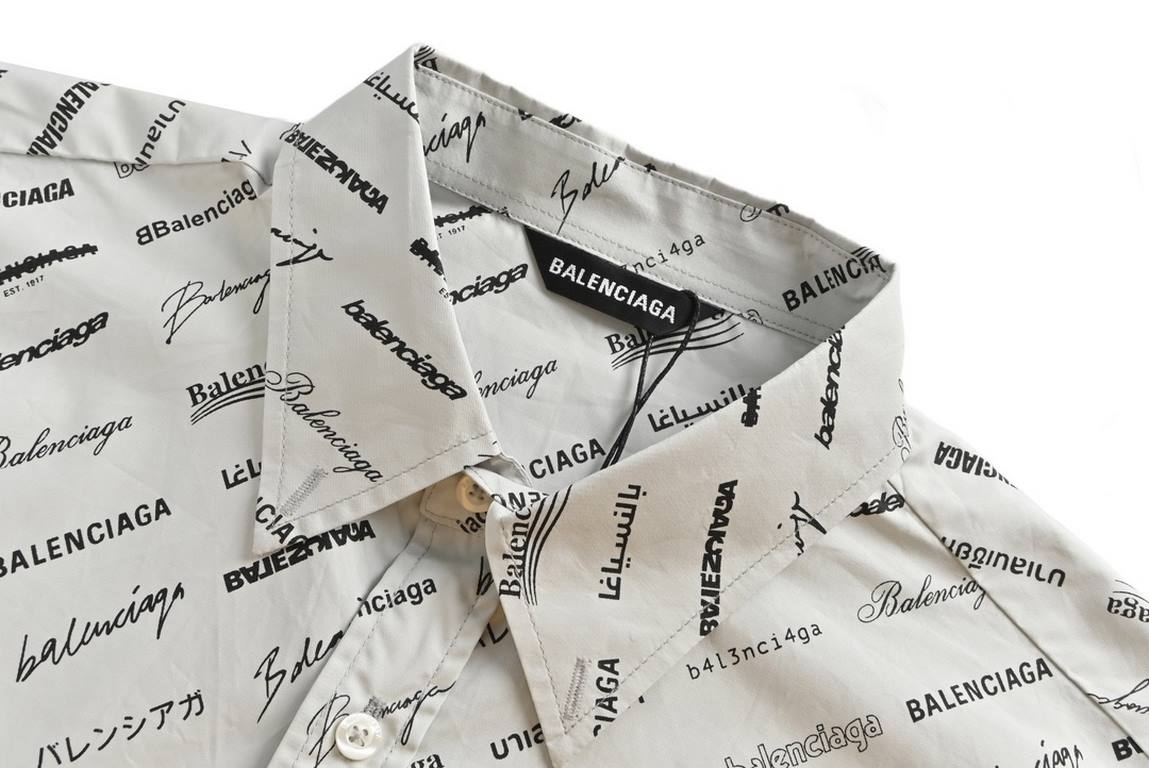 BalenciagaParis 23Fw Signature Shirt with full logo printThe fabric is 80 count double yarn cotton piqué print.The back of the access control is laser-aligned and cut one by one, with a high scrap rate and high productio